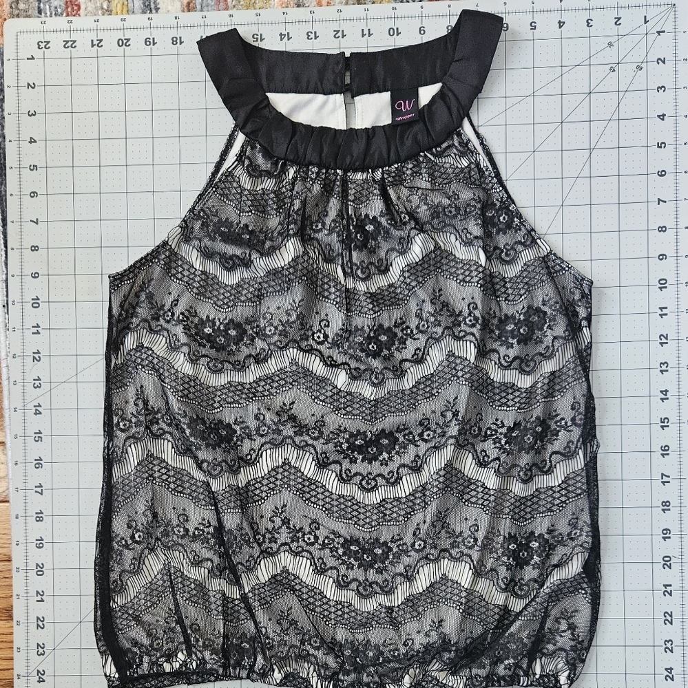 Wrapper Black and White Lace Halter Style Top